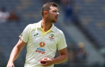 Josh Hazlewood Expects Reverse Swing to Play a Key Role in Gqeberha Josh Hazlewood Expects Reverse Swing to Play a Key Role in Gqeberha