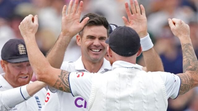 Nasser Hussain Slams Lancashire Over James Anderson's Contract